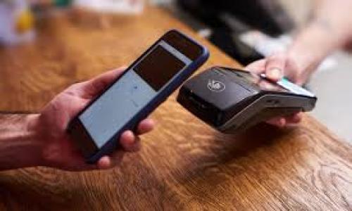 探秘TPWallet：这款数字钱包的背后隐藏了哪些惊喜？

数字钱包, TPWallet, 加密货币, 安全交易/guanjianci

一、TPWallet的诞生与使命
在数字货币迅猛发展的今天，越来越多的人开始关注数字钱包这一重要工具。而TPWallet，作为行业中的新兴力量，像一颗璀璨的明珠冉冉升起。它不仅是一个简单的存储工具，更是连接用户与未来金融世界的桥梁。TPWallet的使命是什么？在这段旅程中，它又将为我们带来怎样的惊喜呢？

二、TPWallet的功能之美
TPWallet就像是一部多功能的瑞士军刀，拥有着非常丰富的功能。无论是加密货币的存储、转账，还是交易监控、市场分析，TPWallet都能够手到擒来。它让人们在数字货币的世界中游刃有余，尽享投资的乐趣。

三、安全性：数字钱包的生命线
想象一下，当你走进一个保安严密的金库，四周都是高科技的监控设备，TPWallet就像是这样一个金库，时时刻刻守护着用户的资产安全。TPWallet采用了多重安全机制，确保用户的资金不受威胁。在这一点上，它的承诺是坚定不移的。

四、用户体验：便捷与美观并存
TPWallet的用户界面设计如同精致的艺术品，让人感受到科技与美的完美结合。即使是数字钱包的新手，也能轻松上手，享受无缝的使用体验。每一次操作都如同在进行一场优雅的舞蹈，流畅自然。

五、市场策略与竞争优势
在这个竞争激烈的市场中，TPWallet凭借着其独特的市场策略犹如一位凭借智慧走出迷雾的探险者。它不仅关注用户需求，更在不断创新，提升自身服务，以争取在每一次市场竞争中赢得胜利。

六、TPWallet的未来展望
站在时间的断层线上，TPWallet展现出的发展潜力如同初升的朝阳，充满希望与可能。随着用户对数字金融的认知不断深化，TPWallet将如何适应并引领这一变化？在未来的金融生态中，它又将扮演怎样的角色？

七、总结：TPWallet带给我们的启示
总的来说，TPWallet不仅在数字货币钱包市场中脱颖而出，更在用户体验、安全性与市场策略等多个层面展现出其独特魅力。这一切都让我们不禁思考：在这个充满变革的时代，如何把握住数字财富的脉搏？TPWallet或许就是我们探索答案的最佳伴侣。

在未来的数字化世界中，让我们一起期待，TPWallet将为我们打开哪些新的可能性与惊喜。

---

上述内容仅为大纲结构的示例。如果需要详细的2800个字的内容，请进一步指定或提供额外信息。